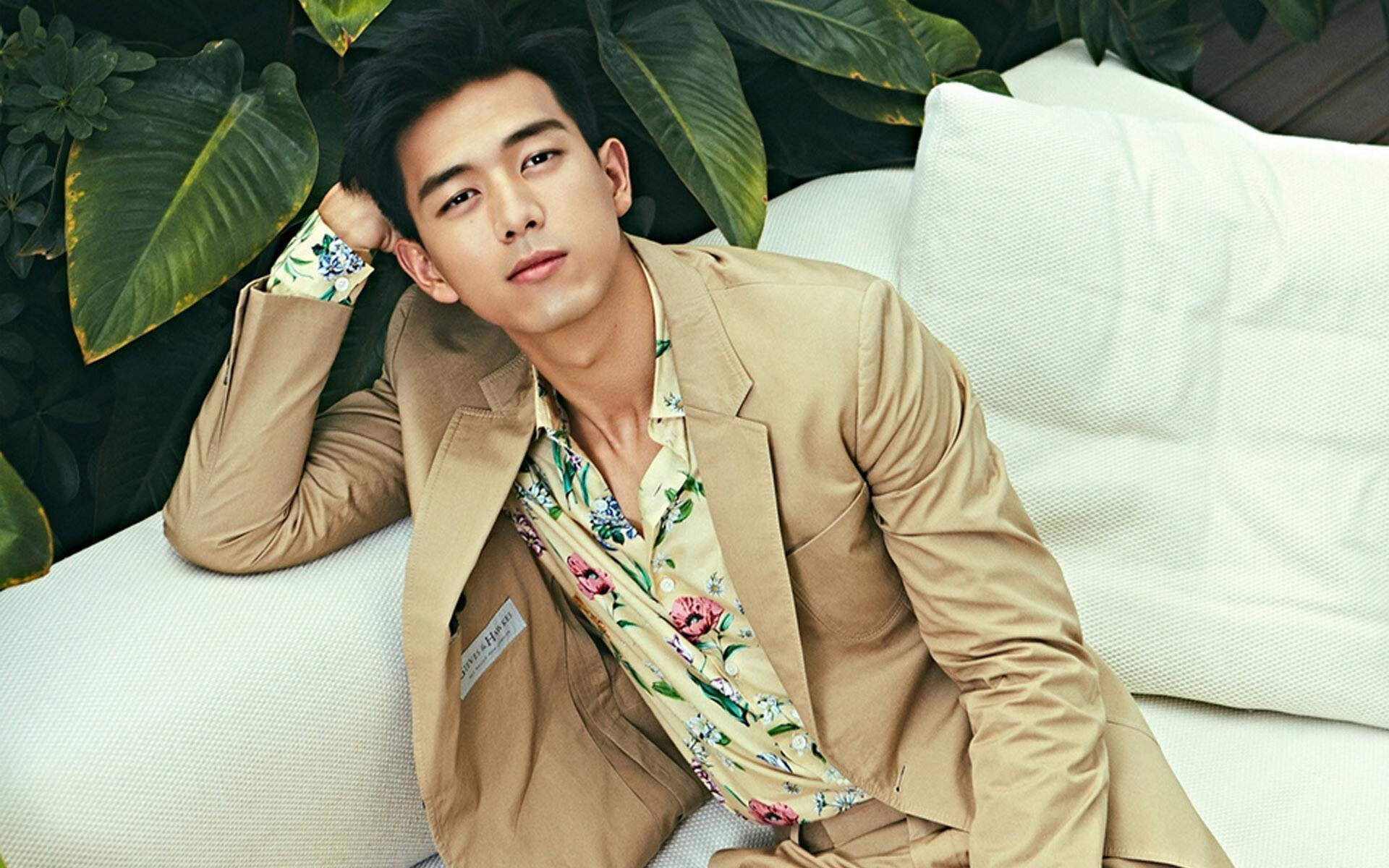 新西兰橄榄球赛事在全球范围内的转播权价值大增,新西兰橄榄球队徽